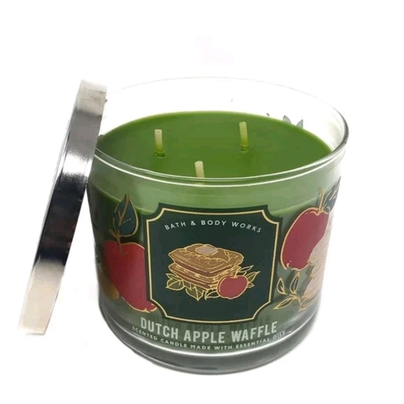 Bath & Body Works Dutch Apple Waffle Scented Candle - Picture 2 of 2